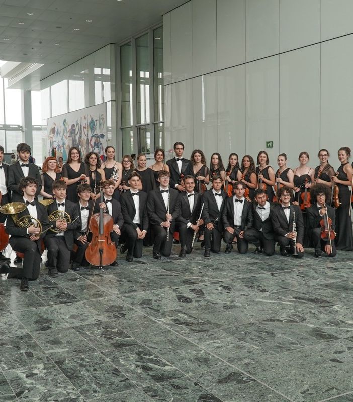 Al grattacielo della regione Piemonte si esibisce l'Orchestra Magister Harmoniae dopo la vittoria a Vienna [video]