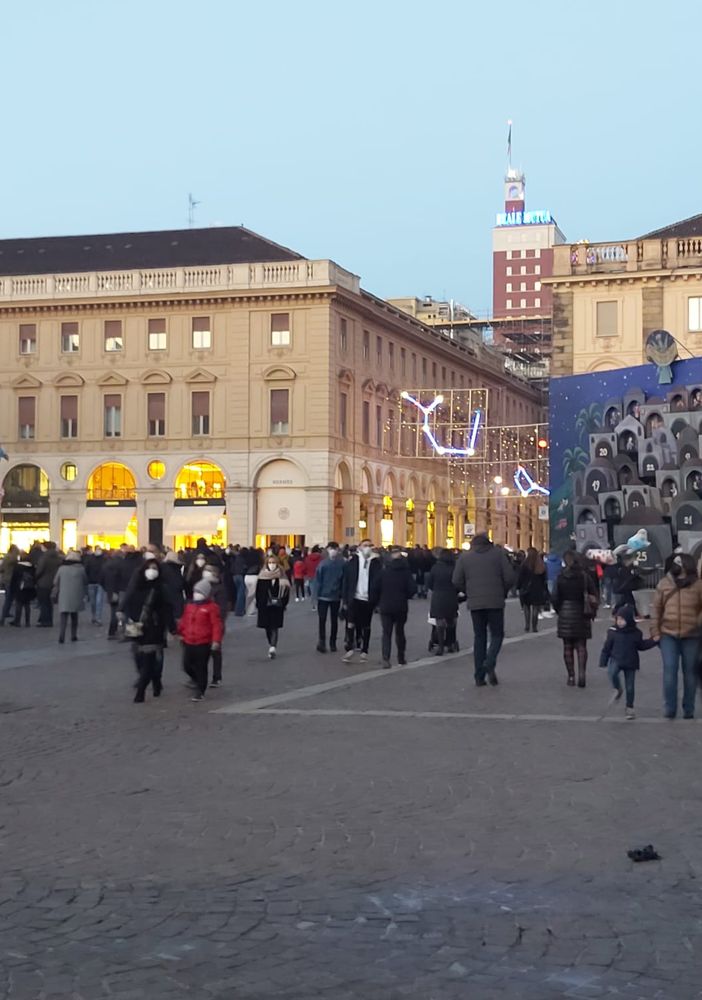Fine settimana 19 e 20 dicembre a Torino: modifiche della viabilità in via Roma e circostanti
