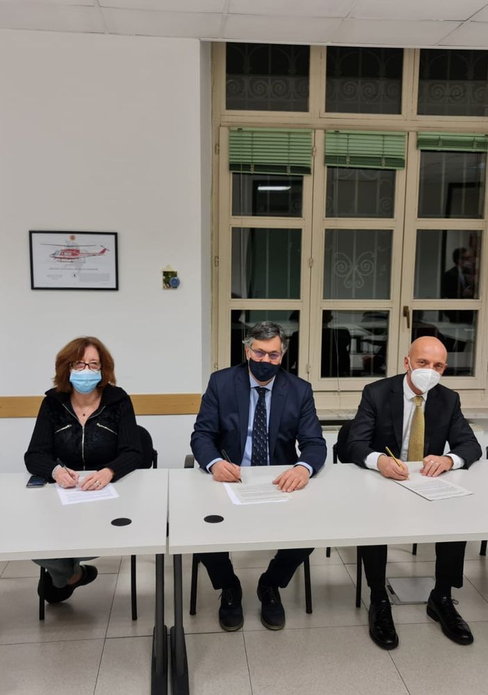 Vaccinazioni Covid, il Piemonte firma l'accordo anche con i farmacisti