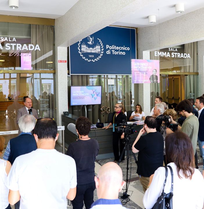 L'intitolazione della Sala ex Consiglio di Facoltà a Emma Strada, prima laureata in Ingegneria in Italia e prima iscritta all'Ordine degli Ingegneri della Provincia di Torino