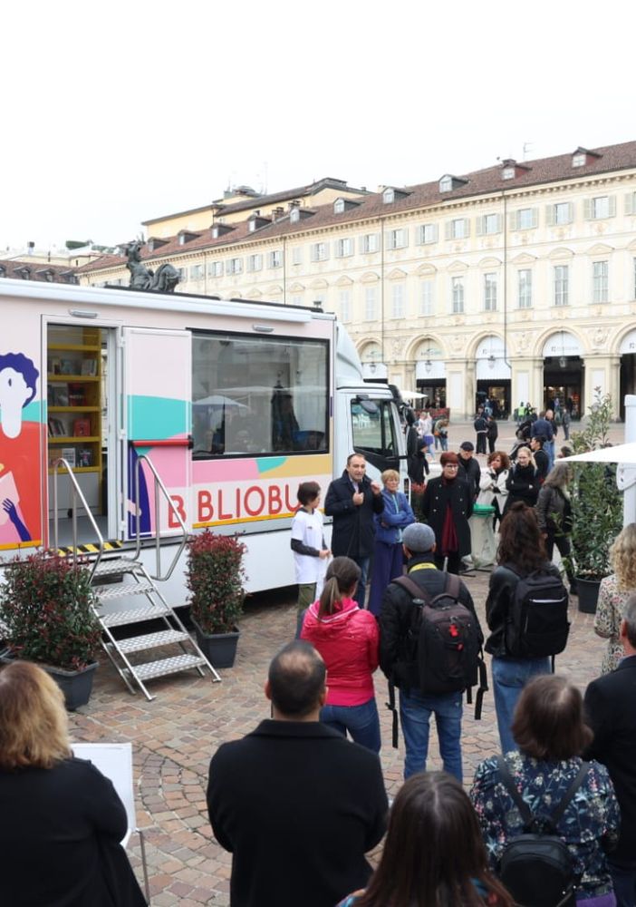 A Torino i libri viaggiano su quattro ruote, obiettivo raggiungere tutti i quartieri