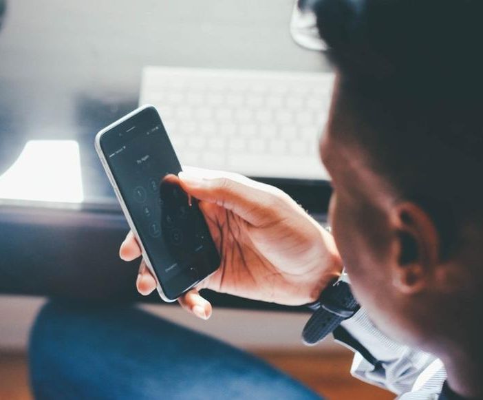 Patentino per lo smartphone, serve una regia regionale per misure uniformi in tutto il Piemonte