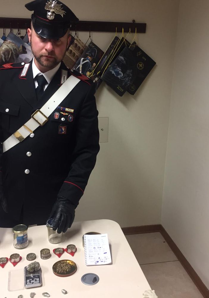 Orologi e preziosi nelle abitazioni di tre sinti e in un campo nomadi, 5 denunciati