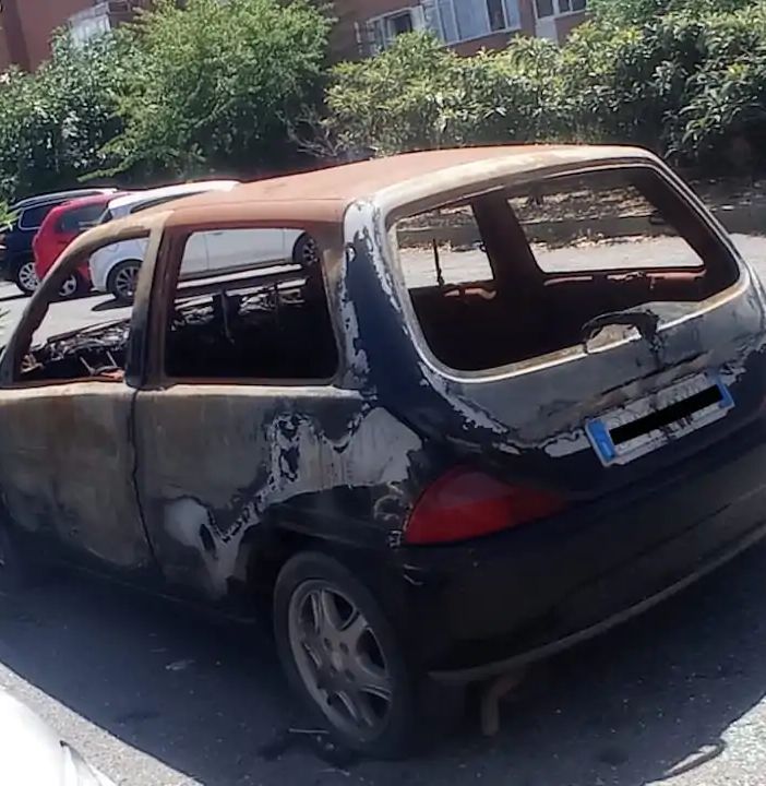 Case popolari, via i mezzi abbandonati. Assessore Caucino: “Illegalità zero”