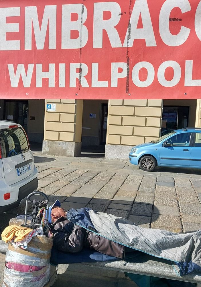 Lavoratori ex Embraco: “Mise batti un colpo”. E Mattarella è invitato alla tenda del lavoro