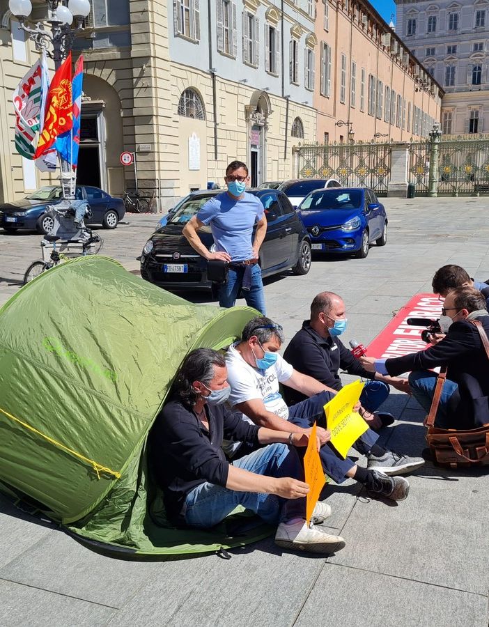 Ex Embraco, da oggi presidio permanente in piazza Castello a Torino