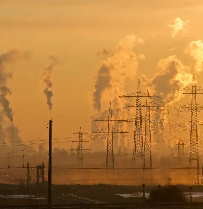 In India una legge di emergenza per spingere al massimo le centrali elettriche a carbone