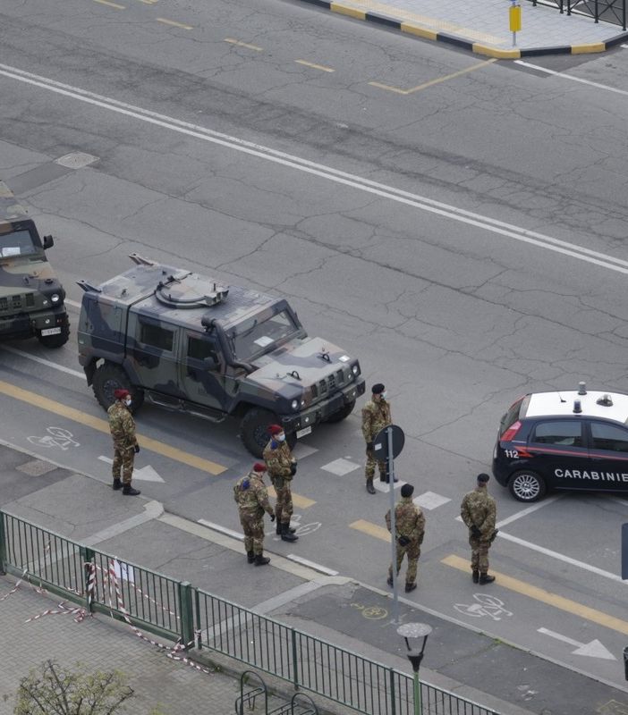 25 Aprile: negozi chiusi e più controlli sul territorio per le  limitazioni alla mobilità e il divieto di assembramento