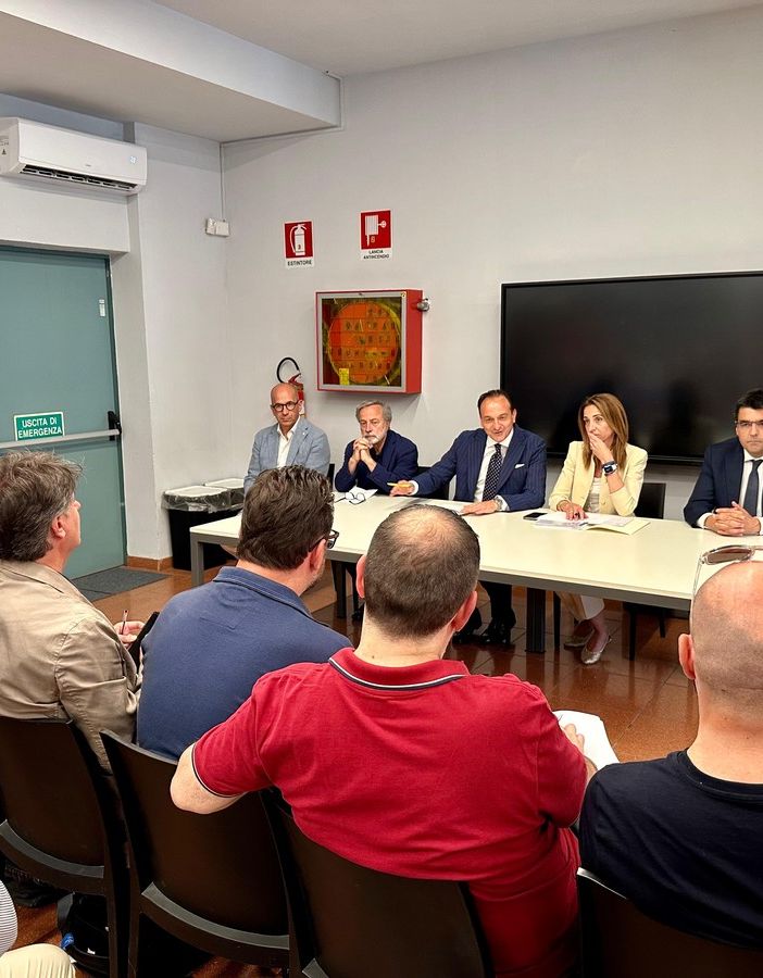 Ex Ilva, tavolo a Novi Ligure: Regione, Comuni e sindacati al lavoro su un documento unitario da consegnare al ministro Urso