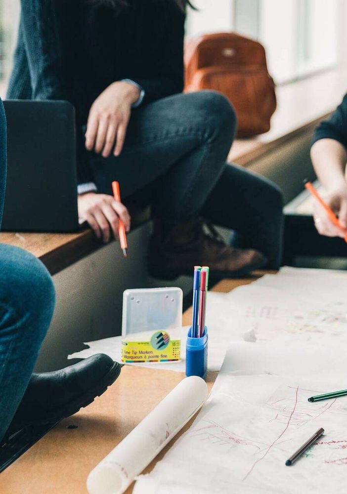 I paradossi del mercato del lavoro : le imprese non trovano metà della manodopera ma il 23% dei giovani italiani under 29 non studia e non lavora