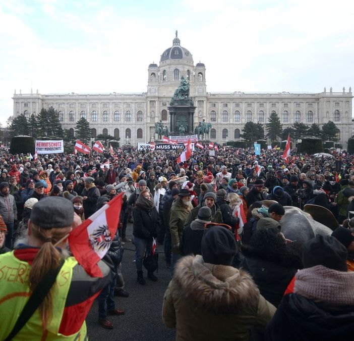 L’Austria ci ha ripensato ed entra in lockdown per tutti