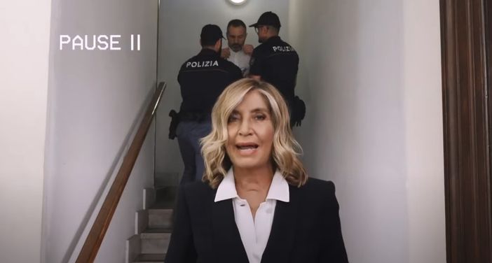 Attenzione alle truffe, la Polizia lancia una nuova campagna in tv e sui social Attenzione alle truffe, la Polizia lancia una nuova campagna in tv e sui social