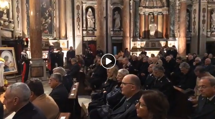Messa nella chiesa di San Lorenzo a Torino per la Virgo Fidelis, patrona dei carabinieri