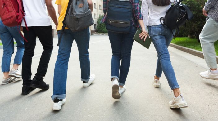Adolescenti sempre più fragili, in Piemonte arriva il “Servizio di psicologia scolastica” contro autolesionismo, bullismo e dipendenze