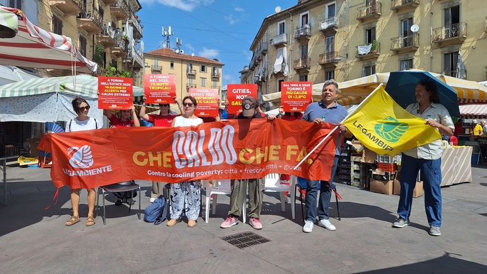 Torino città sempre più calda, misurazioni di Legambiente a Barriera Milano Torino città sempre più calda, misurazioni di Legambiente a Barriera Milano