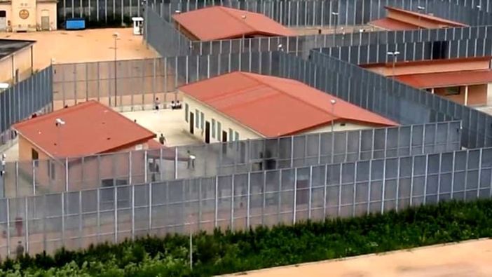 Sopralluogo al CPR di via Mazzarello, per AVS «troppi i giovanissimi e le persone che risiedono in Italia ormai da anni»