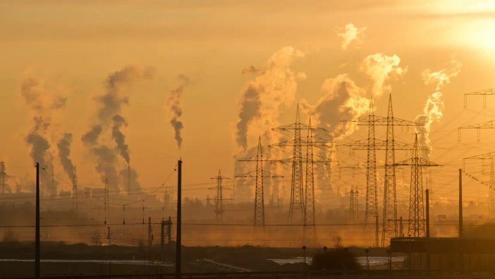 In India una legge di emergenza per spingere al massimo le centrali elettriche a carbone