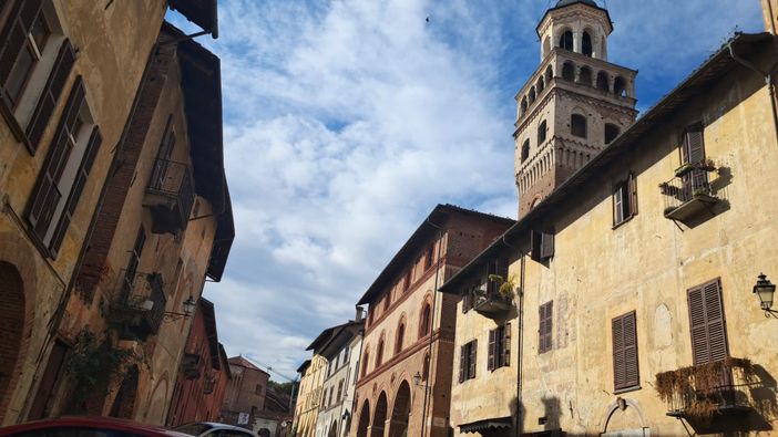 Gli aspetti meno noti delle “Smart cities” e la cautela in questioni di salute: gli appuntamenti di Saluzzo che r-Esiste