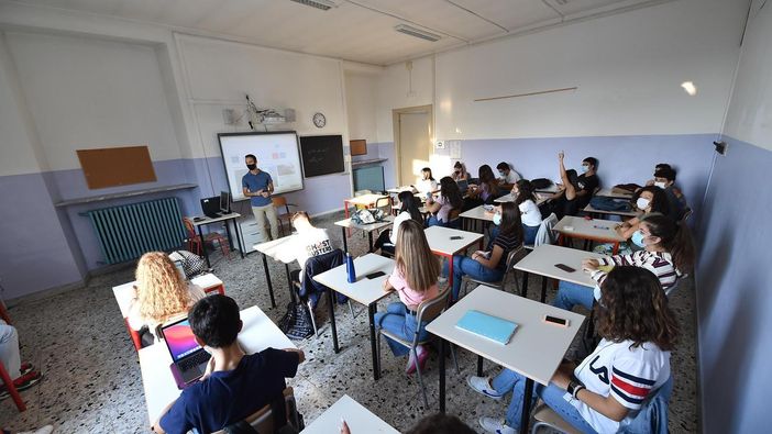 Piemonte, monitoraggio Covid nelle scuole: 15 focolai e 162 classi in quarantena Piemonte, monitoraggio Covid nelle scuole: 15 focolai e 162 classi in quarantena