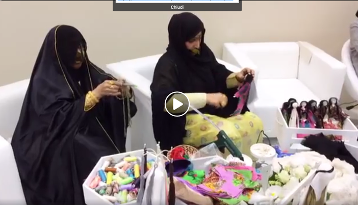 Il sindaco Chiara Appendino visita lo stand dell' Emirato di Sharjah, ospite del Salone del Libro