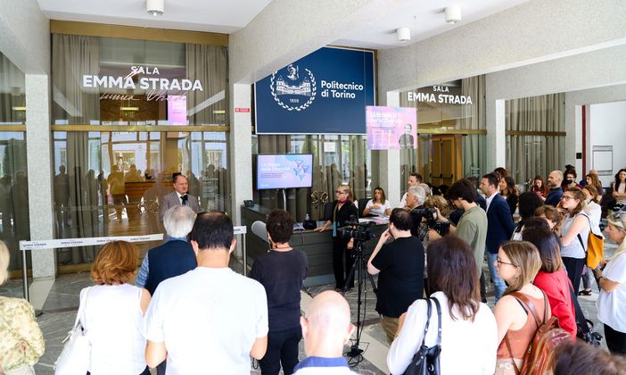 L'intitolazione della Sala ex Consiglio di Facoltà a Emma Strada, prima laureata in Ingegneria in Italia e prima iscritta all'Ordine degli Ingegneri della Provincia di Torino L'intitolazione della Sala ex Consiglio di Facoltà a Emma Strada, prima laureata in Ingegneria in Italia e prima iscritta all'Ordine degli Ingegneri della Provincia di Torino
