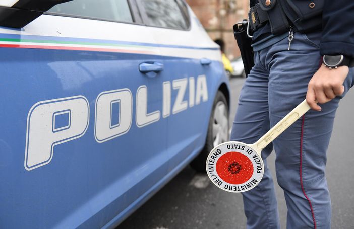 Controlli della Stradale e della Polizia locale, cinque patenti ritirate Controlli della Stradale e della Polizia locale, cinque patenti ritirate