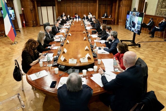 Covid-19 regala “porte girevoli” ad amministratori comunali trombati o profittatori. Di Carlo Manacorda*