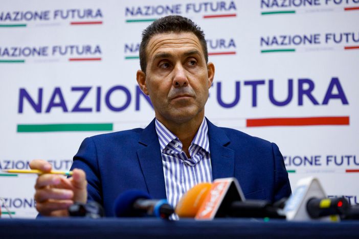 Vannacci a Torino: si è chiusa una porta ma si apre il portone del centro Studi San Carlo Vannacci a Torino: si è chiusa una porta ma si apre il portone del centro Studi San Carlo