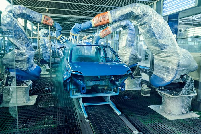 Il  2024 inizia male: Mirafiori si ferma per tre settimane, in cassa 2.260 addetti