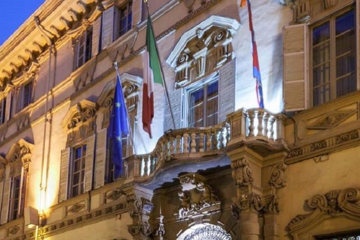 Fuori Chiorino dentro Cameroni, opposizioni all'attacco in Consiglio