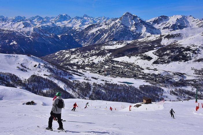 Federalberghi Torino, gennaio-febbraio 2022: "Camere occupate al 10%". Zona rossa di fatto Federalberghi Torino, gennaio-febbraio 2022: "Camere occupate al 10%". Zona rossa di fatto
