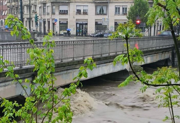 Stura al livello di pericolo, evitare i parchi, limitazioni al trasporto pubblico