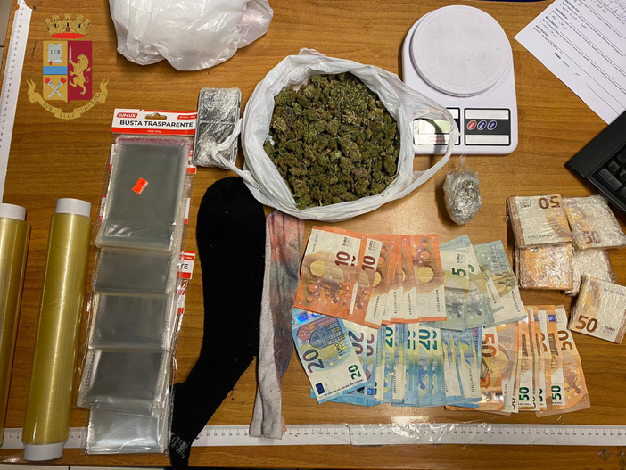 Torino, sequestrate centinaia di dosi di cocaina in Barriera di Milano Torino, sequestrate centinaia di dosi di cocaina in Barriera di Milano