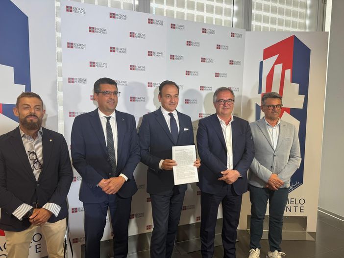 “Cresci Piemonte”, tempi dimezzati per 5 miliardi di opere e il nuovo piano regolatore di Torino “Cresci Piemonte”, tempi dimezzati per 5 miliardi di opere e il nuovo piano regolatore di Torino