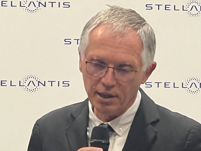 Calano ancora le auto immatricolate: a settembre: -4,2% in Europa, male Stellantis che fa -26% Calano ancora le auto immatricolate: a settembre: -4,2% in Europa, male Stellantis che fa -26%