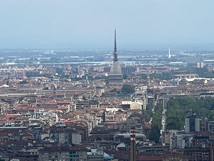 Mercato immobiliare a Torino, nel 2023 giù le compravendite del 7,7% e aumento dei prezzi del 2,7% ma il mattone resta un bene rifugio