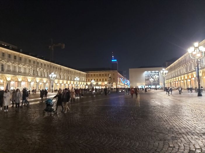 Da mezzanotte mascherine obbligatorie in tutto il Piemonte, posti letto ancora sotto la soglia Da mezzanotte mascherine obbligatorie in tutto il Piemonte, posti letto ancora sotto la soglia