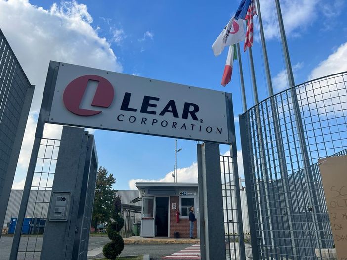 Lear di Grugliasco, situazione sempre più preoccupante: l'azienda ammette la chiusura totale o parziale Lear di Grugliasco, situazione sempre più preoccupante: l'azienda ammette la chiusura totale o parziale