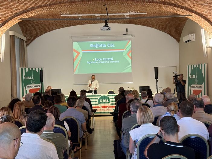 Torino più vecchia e più povera, la Cisl racconta una città in cerca di se stessa Torino più vecchia e più povera, la Cisl racconta una città in cerca di se stessa
