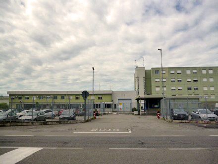 Carcere San Michele di Alessandria, poliziotto aggredito da un detenuto finisce al pronto soccorso Carcere San Michele di Alessandria, poliziotto aggredito da un detenuto finisce al pronto soccorso
