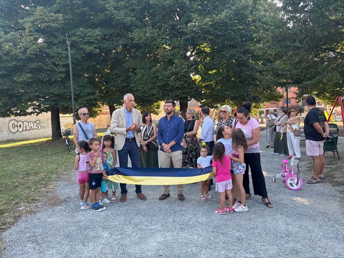 Strada della Magra, riaperto il giardino con nuovi giochi e arredi