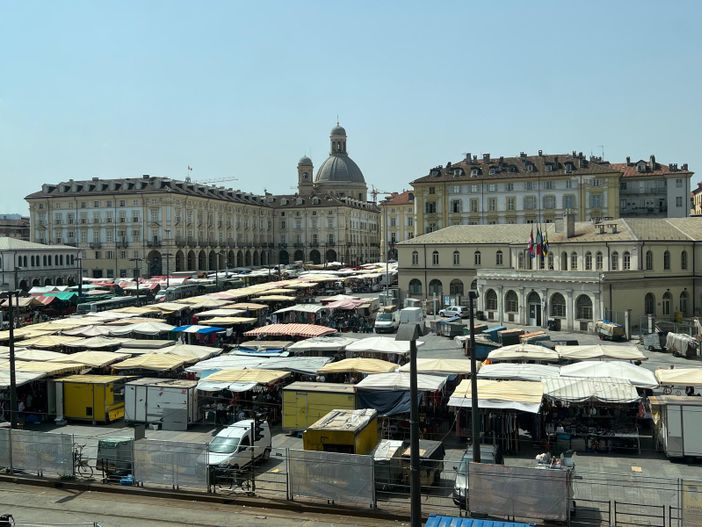 I mercati di Torino sono in crisi, il sindacato ambulanti Goia protesta davanti a Palazzo civico il 7 luglio