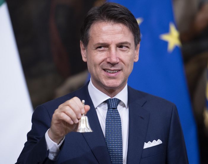 Nessuno intende “lasciare la stanza”: siamo in pieno Hotel California. Di Riccardo Ruggeri* Nessuno intende “lasciare la stanza”: siamo in pieno Hotel California. Di Riccardo Ruggeri*