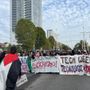Manifestazione ProPal  a Torino, il corteo si divide in tre spezzoni, lacrimogeni e tensioni con le forze dell'ordine