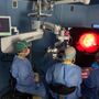 Vista più chiara e interventi più sicuri: l’oculistica dell’ASL TO5 porta in sala operatoria la tecnologia del futuro