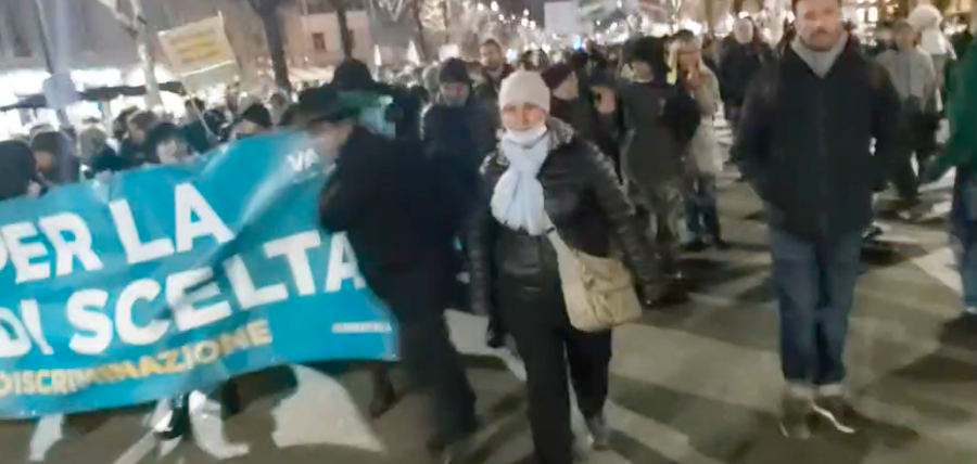Confesercenti: “Vietare la manifestazione di sabato in centro a Torino”