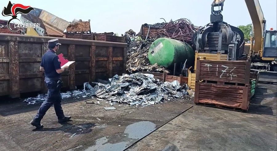 Rubavano dal centro di raccolta Acea di Pinerolo metalli e apparecchiature elettriche, fermati dai Carabinieri