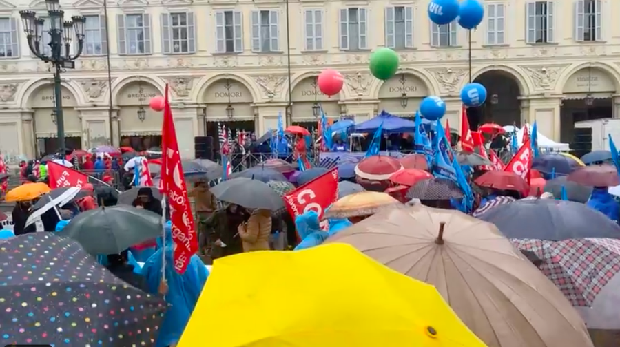 Festa del Primo Maggio 2024, il corteo e i comizi a Torino [video]