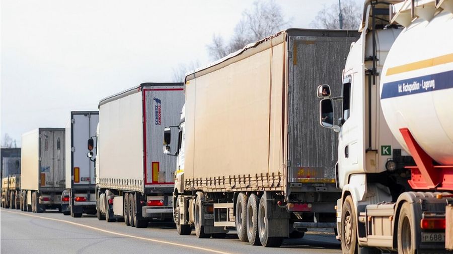 Aumento del prezzo del carburante, pedaggi, rallentamento e viabilità a singhiozzo: autotrasporto in ginocchio