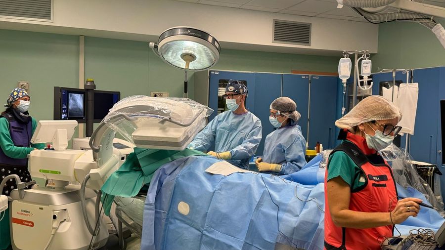 Al Cardinal Massaia l'operazione chirurgica al cuore in ipnosi dell'equipe del dottor Marco Scaglione Al Cardinal Massaia l'operazione chirurgica al cuore in ipnosi dell'equipe del dottor Marco Scaglione